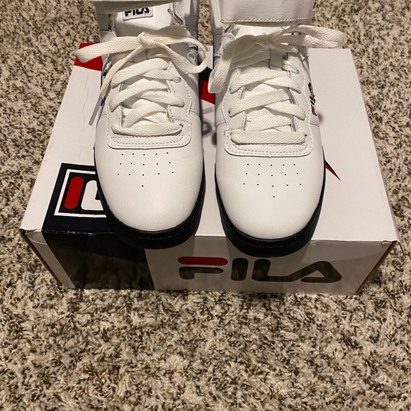 Stylish Fila !! - Picture 3 of 4